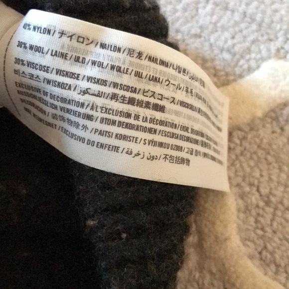 Abercrombie and Fitch quarter zip - Picture 4 of 4